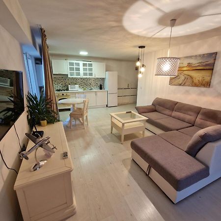 Wizz Pilot Residence Otopeni Exterior foto